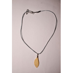 Collier 45 cm - Feuille jaune 4 cm