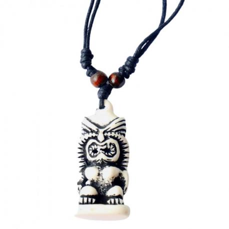 Collier polynésien avec pendentif Tiki blanc