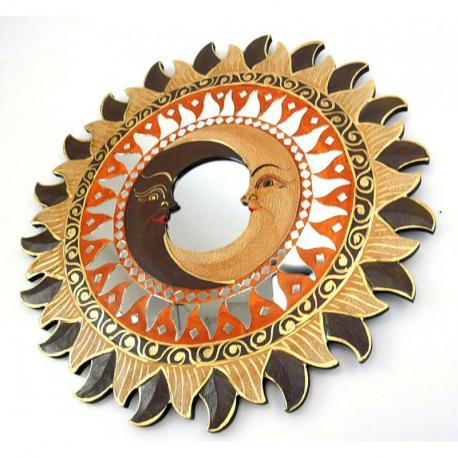 Miroir ethnique forme Soleil motif Lune, diamètre 40cm. Miroir ethnique forme Soleil motif Lune, diamètre 40cm.