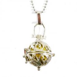 Bijou pour femme enceinte : collier et pendentif avec bola de grossesse