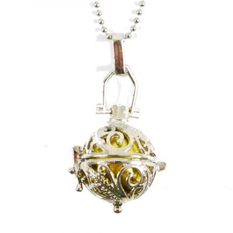 Bijou pour femme enceinte : collier et pendentif avec bola de grossesse