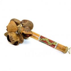 Maracas en coquilles de fruits Pangi et bambou