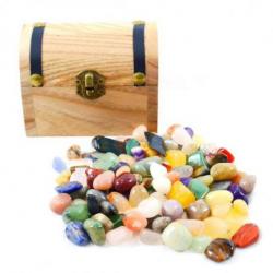 Coffre en bois avec assortiment de minis pierres roulées