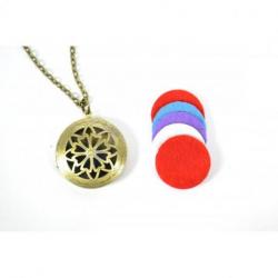 Collier Aromathérapie avec pendentif diffuseur de parfum, doré.