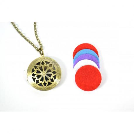 Collier Aromathérapie avec pendentif diffuseur de parfum, doré.