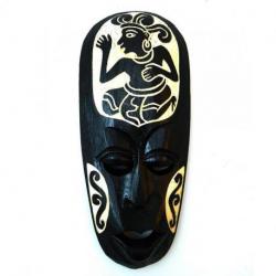 Petit masque africain en bois noir motif personnage 25cm