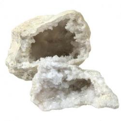 Géode Entière de Cristal de Roche Naturel - 1,5 à 2,9kg Géode Entière de Cristal de Roche Naturel - 1,5 à 2,9kg