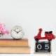 Calendrier Perpétuel en Bois décor Scooter Rouge