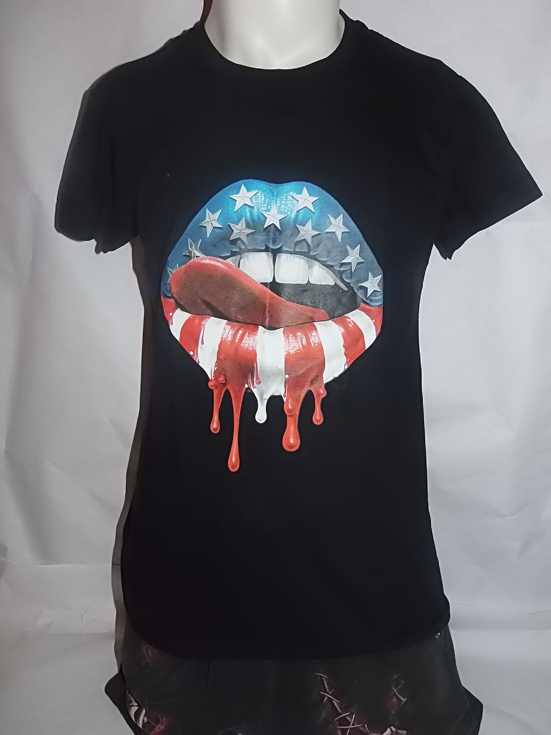 T shirt bouche cheap rouge